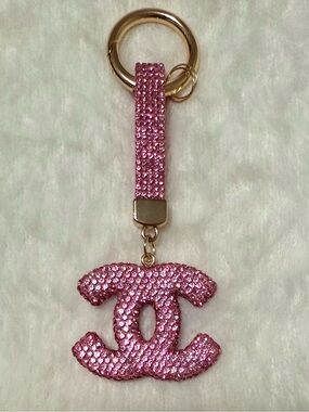 CC Sparkling Luxury Keychain Gold-tone Hardware in Pink